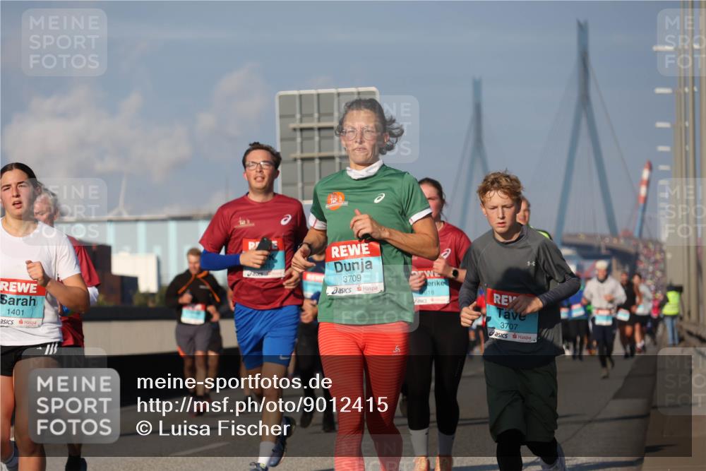 03.10.2025 - Köhlbrandbrückenlauf Luisa Fischer http://msf.ph/oto/9012415 03.10.2025 10:55:26 Position 3 1401, 3709, 818, 6, 3707 meine-sportfotos.de
