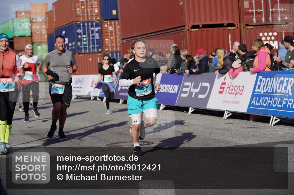 03.10.2025 - Köhlbrandbrückenlauf Michael Burmester http://msf.ph/oto/9012421 03.10.2025 10:12:54 Ziel 1015, 1327, 1331, 1469, 1470, 1521, 1535, 1603, 1632, 1685, 2006, 2686, 2799, 3075, 3166, 3381, 3395, 3549, 3550, 3615, 3648, 3680, 3723 meine-sportfotos.de