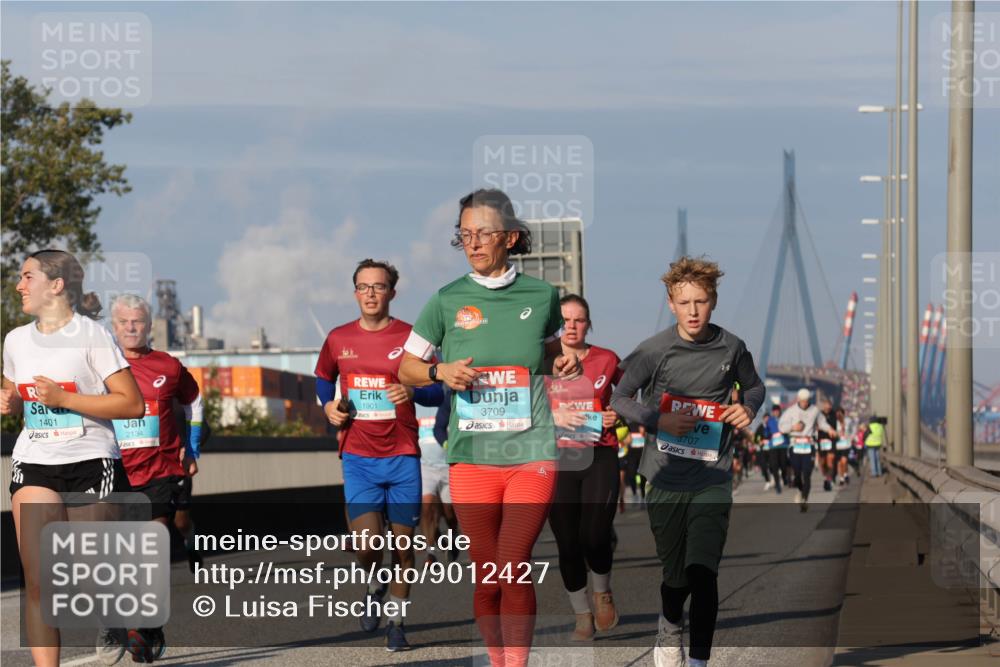 03.10.2025 - Köhlbrandbrückenlauf Luisa Fischer http://msf.ph/oto/9012427 03.10.2025 10:55:27 Position 3 1401, 2134, 1901, 3709, 3707 meine-sportfotos.de
