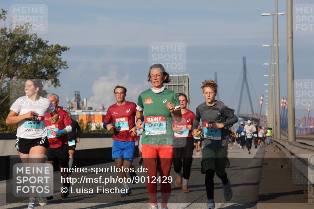03.10.2025 - Köhlbrandbrückenlauf Luisa Fischer http://msf.ph/oto/9012429 03.10.2025 10:55:27 Position 3 1401, 901, 3709, 3707 meine-sportfotos.de