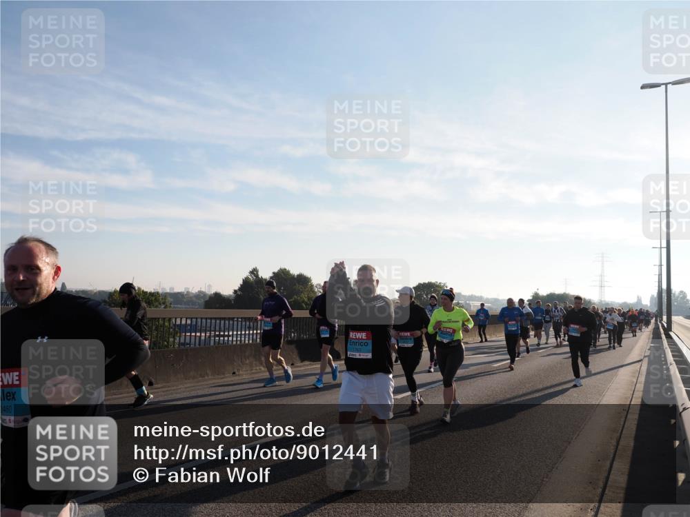 03.10.2025 - Köhlbrandbrückenlauf Fabian Wolf http://msf.ph/oto/9012441 03.10.2025 09:23:08 Position 3 2460, 1763 meine-sportfotos.de