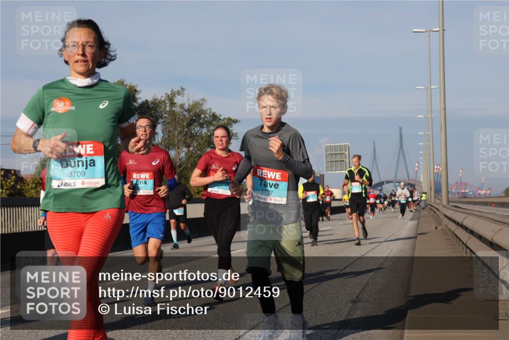 03.10.2025 - Köhlbrandbrückenlauf Luisa Fischer http://msf.ph/oto/9012459 03.10.2025 10:55:30 Position 3 3709, 1901, 1818, 3707 meine-sportfotos.de