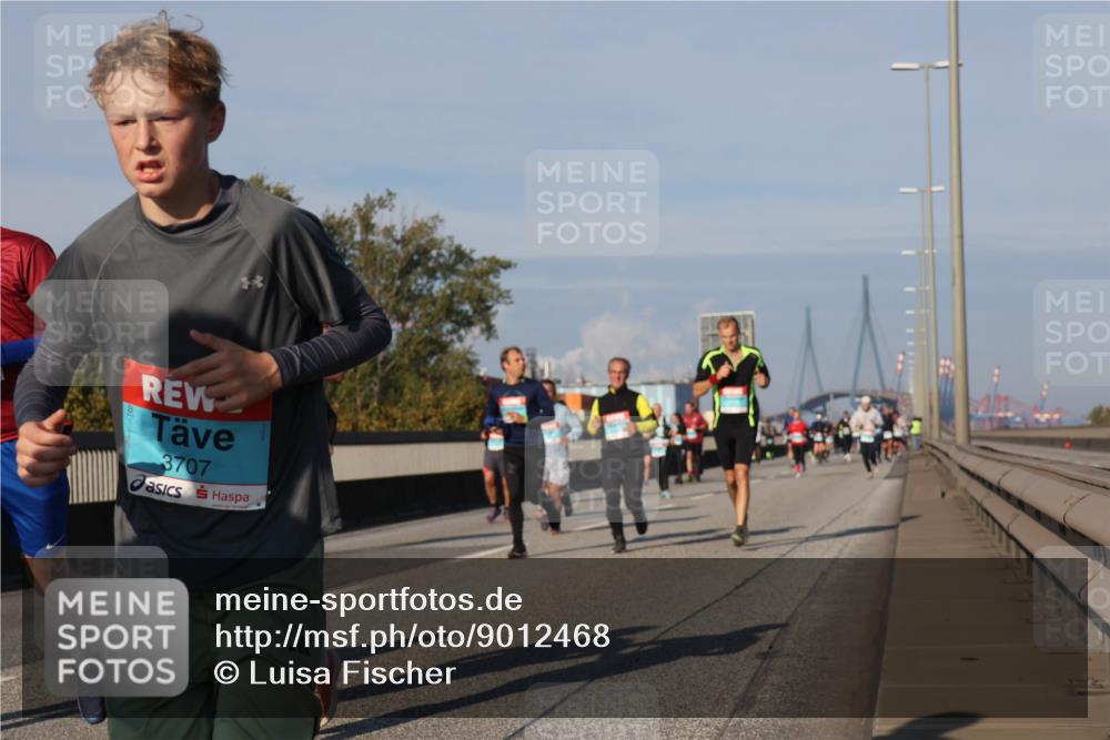 03.10.2025 - Köhlbrandbrückenlauf Luisa Fischer http://msf.ph/oto/9012468 03.10.2025 10:55:31 Position 3 3707 meine-sportfotos.de