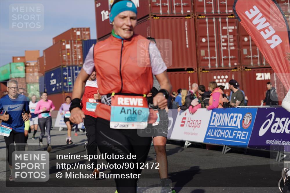 03.10.2025 - Köhlbrandbrückenlauf Michael Burmester http://msf.ph/oto/9012472 03.10.2025 10:12:56 Ziel 1015, 1327, 1331, 1469, 1470, 1521, 1603, 1632, 1685, 2006, 2686, 2799, 3075, 3157, 3166, 3381, 3395, 3549, 3550, 3615, 3648, 3680, 3691, 3723 meine-sportfotos.de