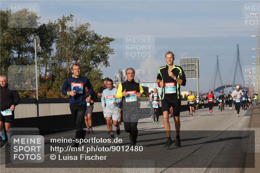 03.10.2025 - Köhlbrandbrückenlauf Luisa Fischer http://msf.ph/oto/9012480 03.10.2025 10:55:32 Position 3 1450, 1464, 1201 meine-sportfotos.de