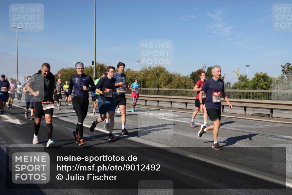 03.10.2025 - Köhlbrandbrückenlauf Julia Fischer http://msf.ph/oto/9012492 03.10.2025 13:03:16 Position 3 6700 meine-sportfotos.de