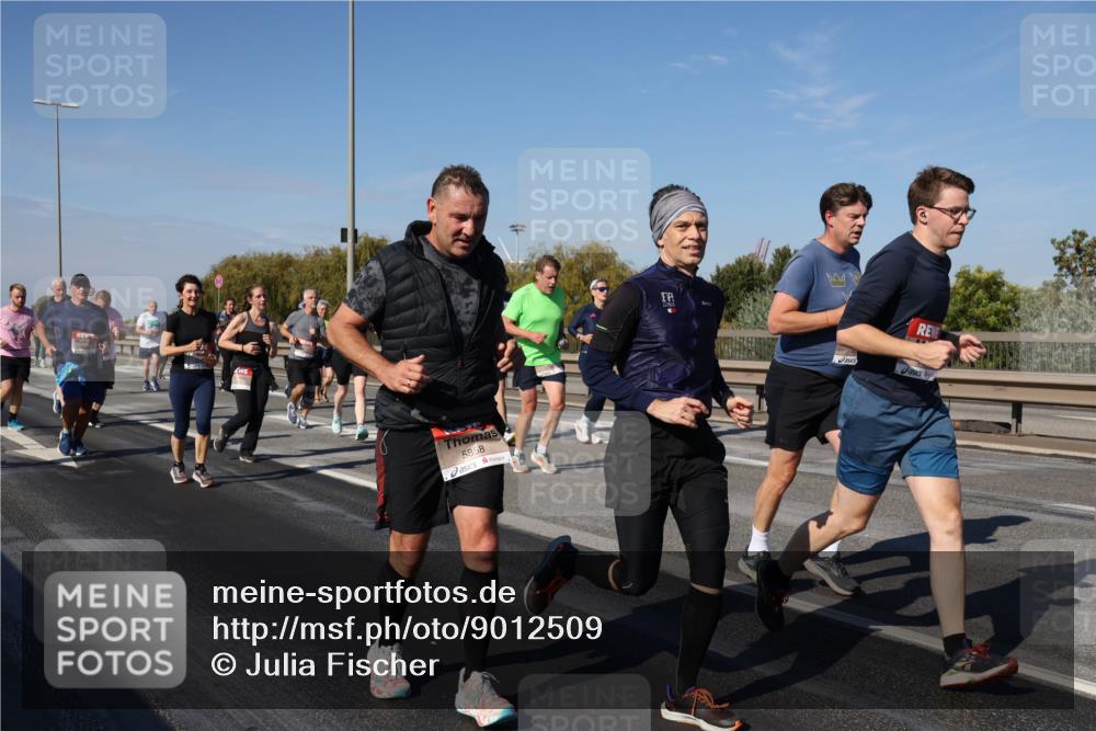 03.10.2025 - Köhlbrandbrückenlauf Julia Fischer http://msf.ph/oto/9012509 03.10.2025 13:03:17 Position 3 5858, 4227 meine-sportfotos.de