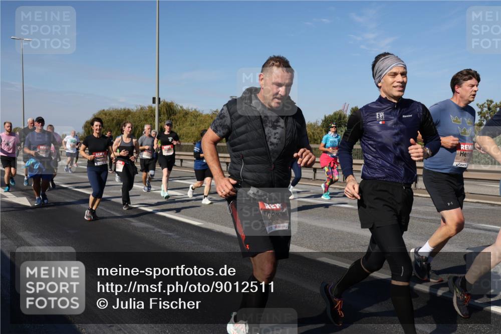 03.10.2025 - Köhlbrandbrückenlauf Julia Fischer http://msf.ph/oto/9012511 03.10.2025 13:03:18 Position 3 5858, 715, 2222 meine-sportfotos.de