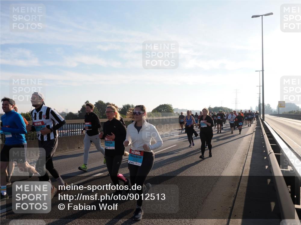 03.10.2025 - Köhlbrandbrückenlauf Fabian Wolf http://msf.ph/oto/9012513 03.10.2025 09:23:16 Position 3 2218, 2217 meine-sportfotos.de