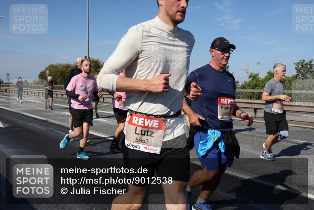 03.10.2025 - Köhlbrandbrückenlauf Julia Fischer http://msf.ph/oto/9012538 03.10.2025 13:03:21 Position 3 5853, 6035, 6758 meine-sportfotos.de