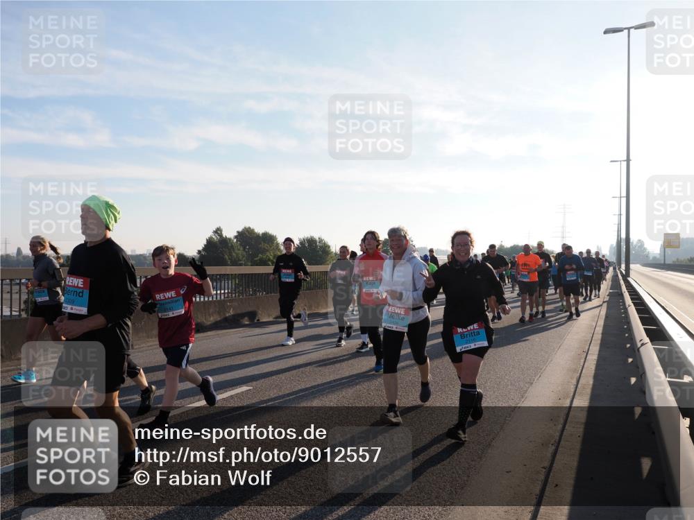 03.10.2025 - Köhlbrandbrückenlauf Fabian Wolf http://msf.ph/oto/9012557 03.10.2025 09:23:21 Position 3 2309, 2141, 2116 meine-sportfotos.de
