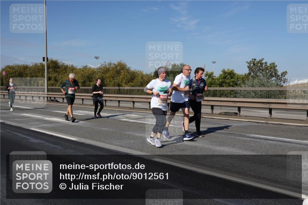 03.10.2025 - Köhlbrandbrückenlauf Julia Fischer http://msf.ph/oto/9012561 03.10.2025 13:03:24 Position 3  meine-sportfotos.de