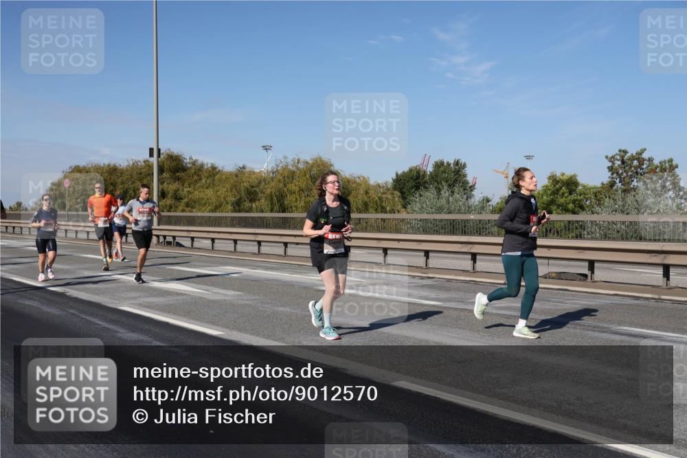 03.10.2025 - Köhlbrandbrückenlauf Julia Fischer http://msf.ph/oto/9012570 03.10.2025 13:03:28 Position 3  meine-sportfotos.de