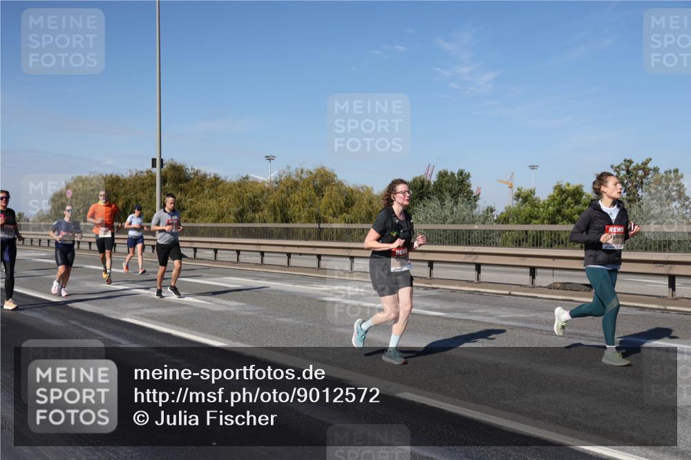 03.10.2025 - Köhlbrandbrückenlauf Julia Fischer http://msf.ph/oto/9012572 03.10.2025 13:03:29 Position 3  meine-sportfotos.de