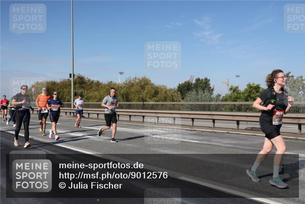 03.10.2025 - Köhlbrandbrückenlauf Julia Fischer http://msf.ph/oto/9012576 03.10.2025 13:03:29 Position 3  meine-sportfotos.de