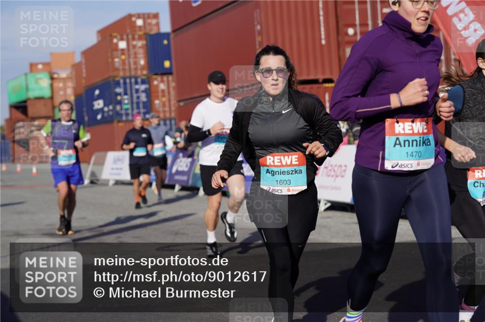 03.10.2025 - Köhlbrandbrückenlauf Michael Burmester http://msf.ph/oto/9012617 03.10.2025 10:13:01 Ziel 1327, 1331, 1388, 1470, 1521, 1603, 1685, 2006, 2686, 3075, 3146, 3157, 3166, 3197, 3375, 3381, 3395, 3549, 3550, 3615, 3691 meine-sportfotos.de