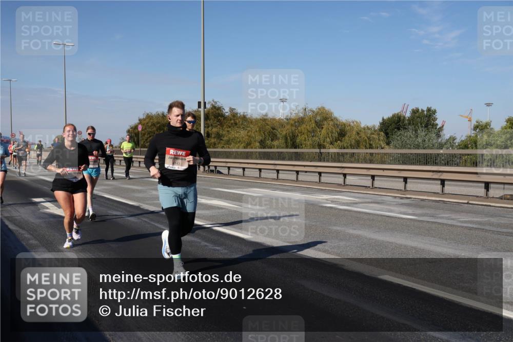 03.10.2025 - Köhlbrandbrückenlauf Julia Fischer http://msf.ph/oto/9012628 03.10.2025 13:03:41 Position 3 4143 meine-sportfotos.de