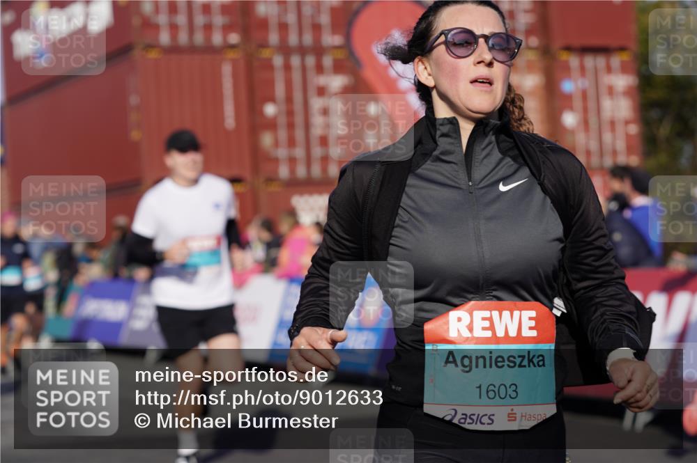 03.10.2025 - Köhlbrandbrückenlauf Michael Burmester http://msf.ph/oto/9012633 03.10.2025 10:13:02 Ziel 1327, 1331, 1388, 1470, 1521, 1603, 1685, 2006, 2686, 3146, 3157, 3166, 3197, 3375, 3395, 3549, 3550, 3615, 3691 meine-sportfotos.de