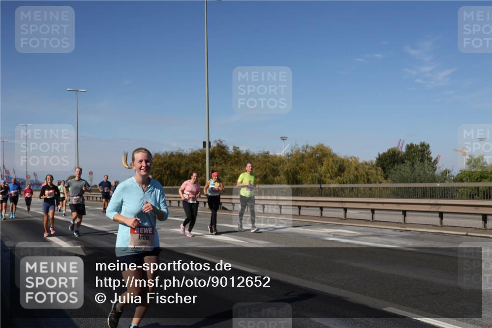 03.10.2025 - Köhlbrandbrückenlauf Julia Fischer http://msf.ph/oto/9012652 03.10.2025 13:03:45 Position 3 6650 meine-sportfotos.de