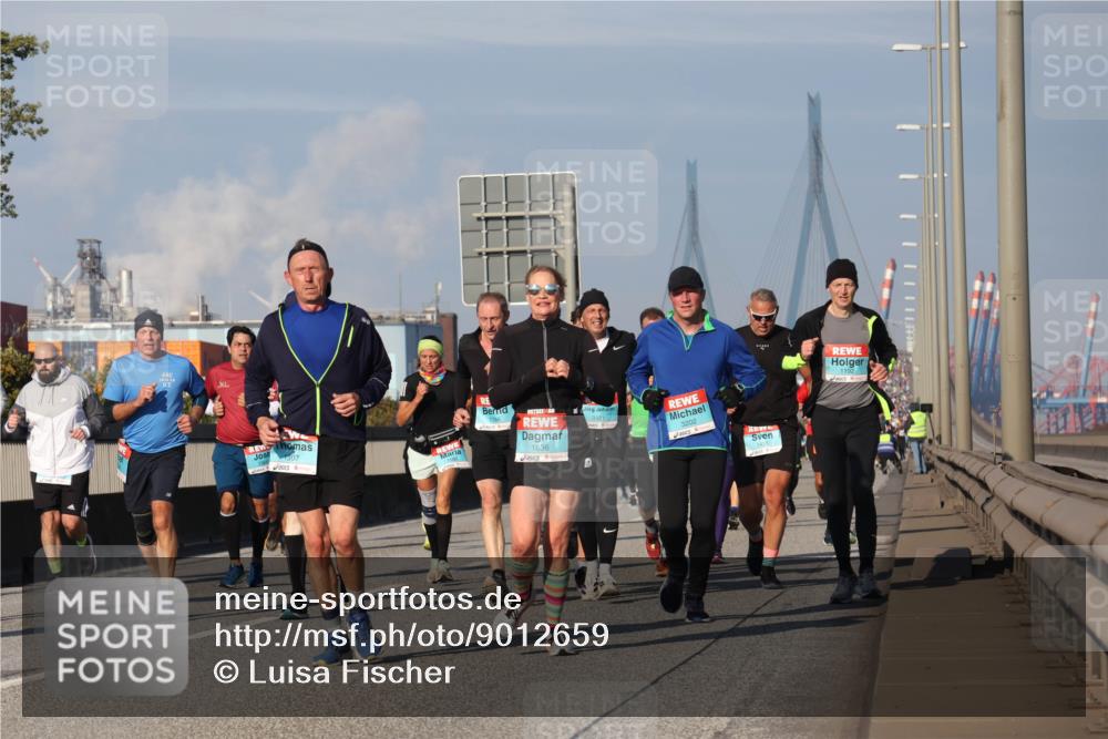 03.10.2025 - Köhlbrandbrückenlauf Luisa Fischer http://msf.ph/oto/9012659 03.10.2025 10:55:48 Position 3 3321, 1636, 3202, 1192 meine-sportfotos.de