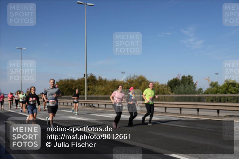 03.10.2025 - Köhlbrandbrückenlauf Julia Fischer http://msf.ph/oto/9012661 03.10.2025 13:03:47 Position 3  meine-sportfotos.de