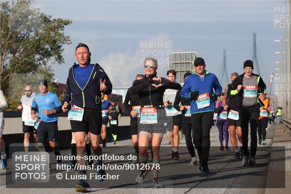 03.10.2025 - Köhlbrandbrückenlauf Luisa Fischer http://msf.ph/oto/9012678 03.10.2025 10:55:50 Position 3 1307, 1636, 3202, 1192 meine-sportfotos.de
