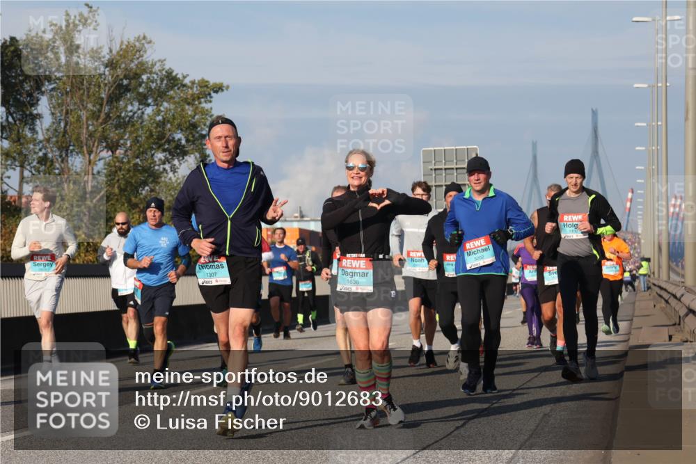 03.10.2025 - Köhlbrandbrückenlauf Luisa Fischer http://msf.ph/oto/9012683 03.10.2025 10:55:50 Position 3 1307, 1636, 3202, 1192, 1 meine-sportfotos.de