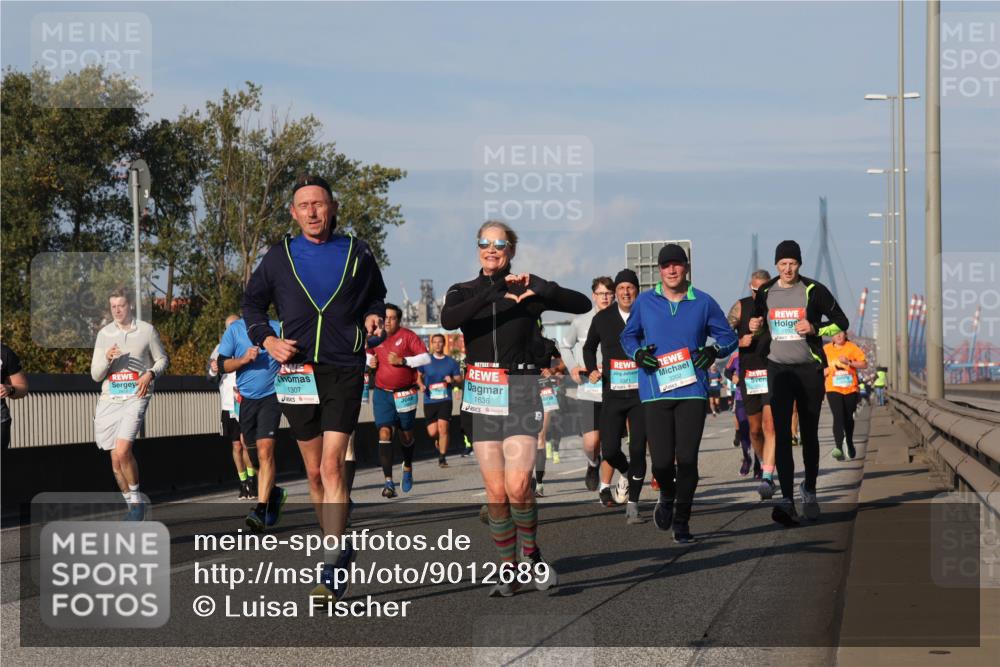 03.10.2025 - Köhlbrandbrückenlauf Luisa Fischer http://msf.ph/oto/9012689 03.10.2025 10:55:51 Position 3 1307, 1636, 3321, 3202, 11921 meine-sportfotos.de