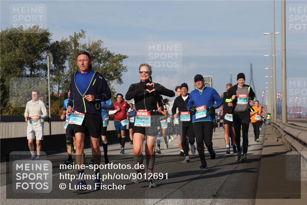 03.10.2025 - Köhlbrandbrückenlauf Luisa Fischer http://msf.ph/oto/9012691 03.10.2025 10:55:51 Position 3 1307, 1636, 1192 meine-sportfotos.de