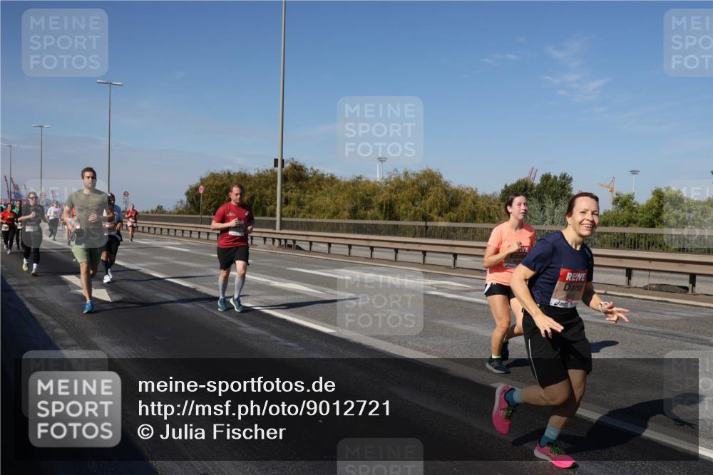 03.10.2025 - Köhlbrandbrückenlauf Julia Fischer http://msf.ph/oto/9012721 03.10.2025 13:04:00 Position 3  meine-sportfotos.de