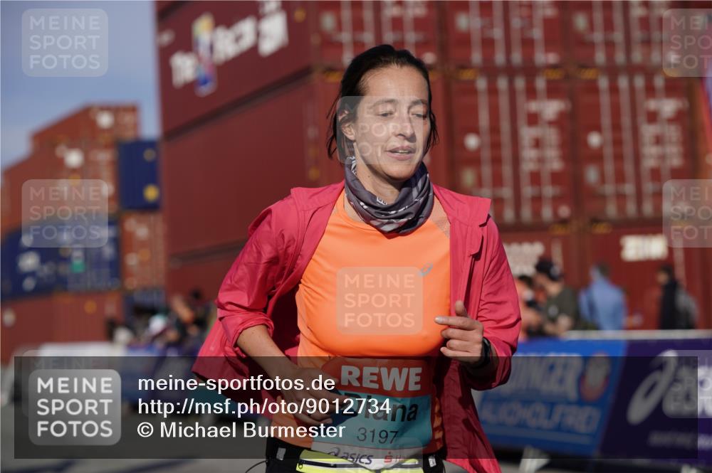 03.10.2025 - Köhlbrandbrückenlauf Michael Burmester http://msf.ph/oto/9012734 03.10.2025 10:13:08 Ziel 1388, 3146, 3186, 3197, 3375, 3691, 3798 meine-sportfotos.de