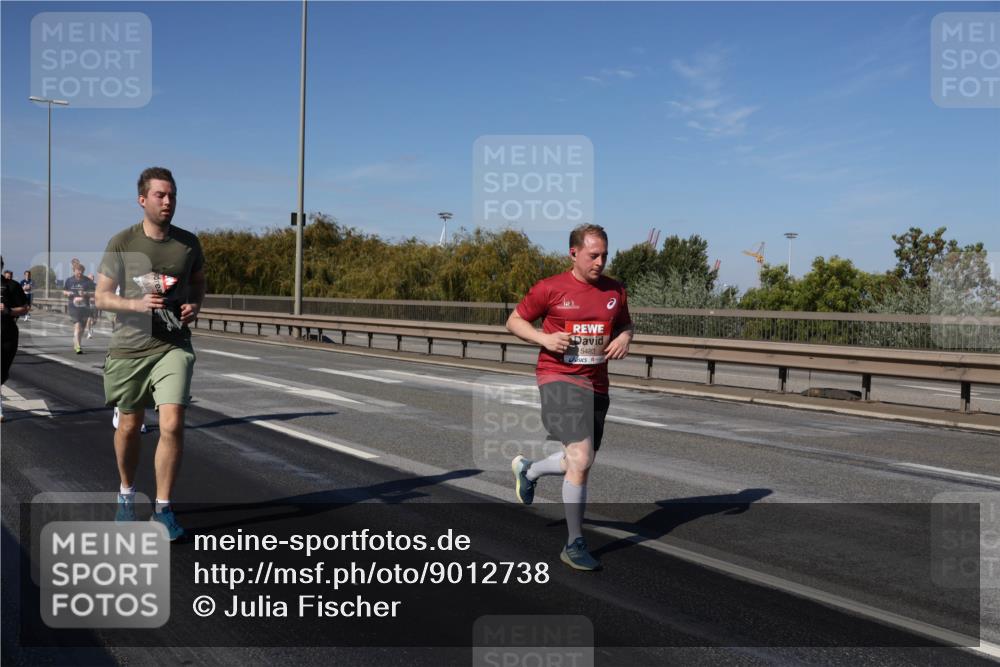 03.10.2025 - Köhlbrandbrückenlauf Julia Fischer http://msf.ph/oto/9012738 03.10.2025 13:04:02 Position 3 5483 meine-sportfotos.de