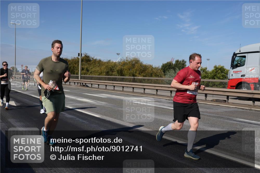 03.10.2025 - Köhlbrandbrückenlauf Julia Fischer http://msf.ph/oto/9012741 03.10.2025 13:04:02 Position 3 4917 meine-sportfotos.de