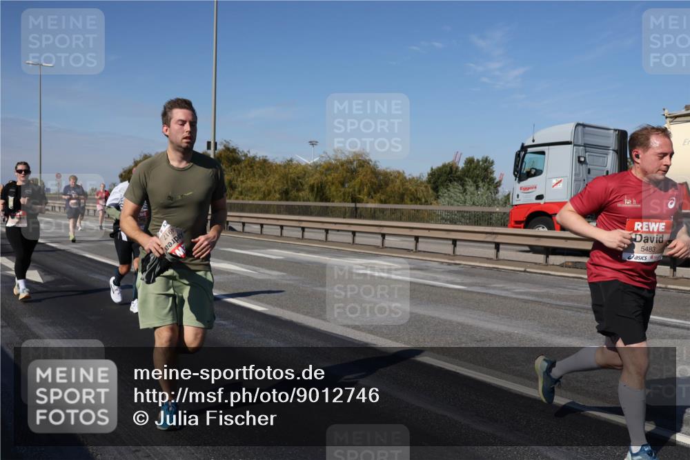 03.10.2025 - Köhlbrandbrückenlauf Julia Fischer http://msf.ph/oto/9012746 03.10.2025 13:04:02 Position 3 216, 5483 meine-sportfotos.de