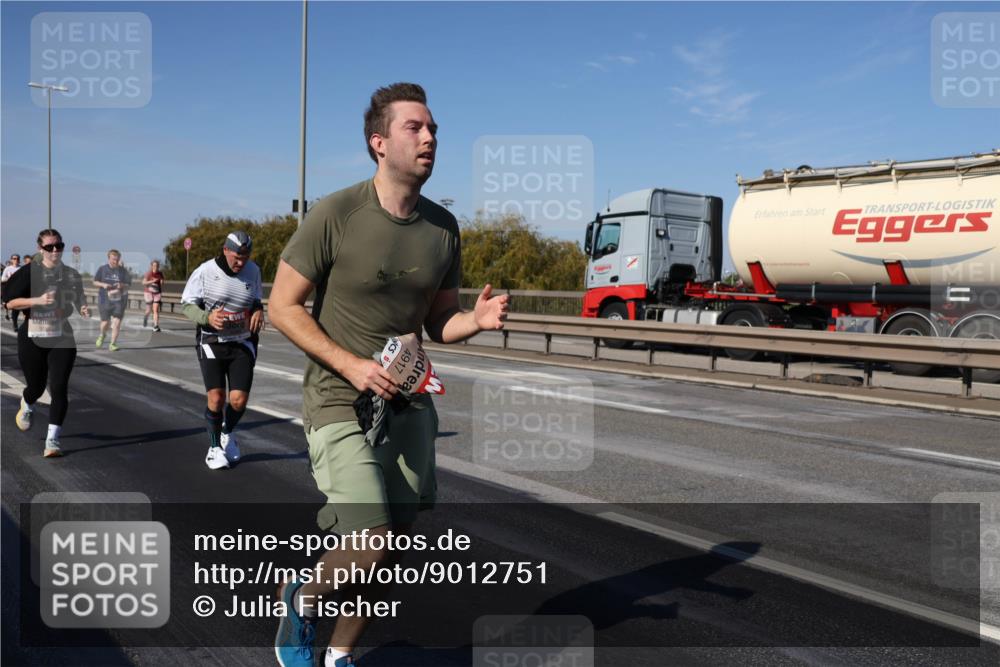 03.10.2025 - Köhlbrandbrückenlauf Julia Fischer http://msf.ph/oto/9012751 03.10.2025 13:04:03 Position 3 4917 meine-sportfotos.de