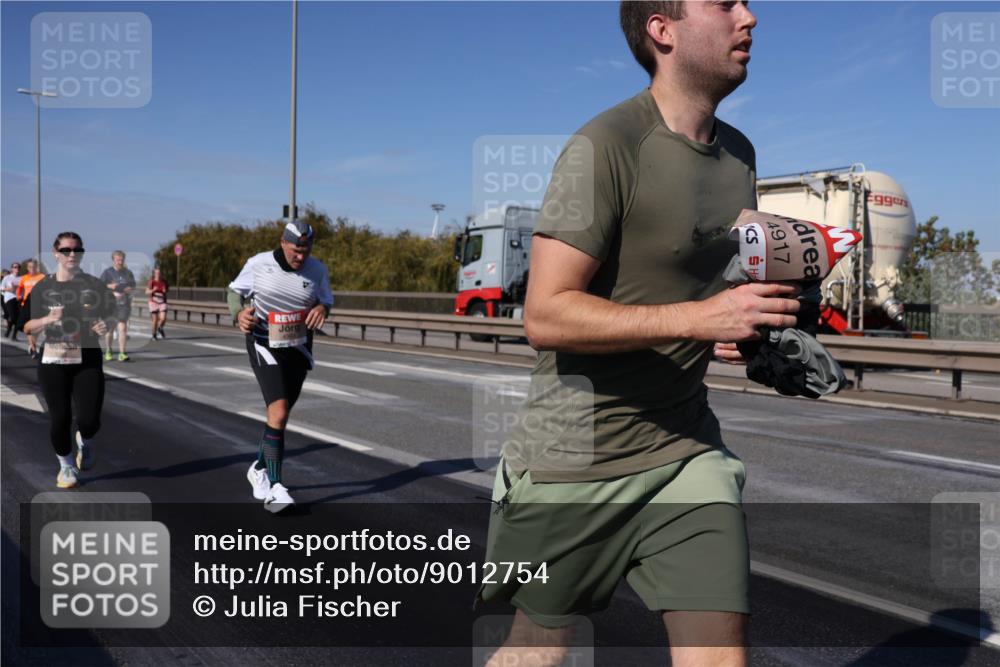 03.10.2025 - Köhlbrandbrückenlauf Julia Fischer http://msf.ph/oto/9012754 03.10.2025 13:04:03 Position 3 66, 4917 meine-sportfotos.de