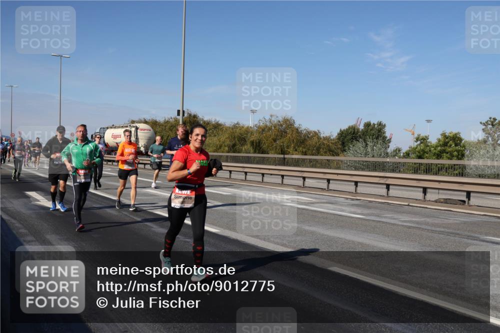 03.10.2025 - Köhlbrandbrückenlauf Julia Fischer http://msf.ph/oto/9012775 03.10.2025 13:04:06 Position 3  meine-sportfotos.de