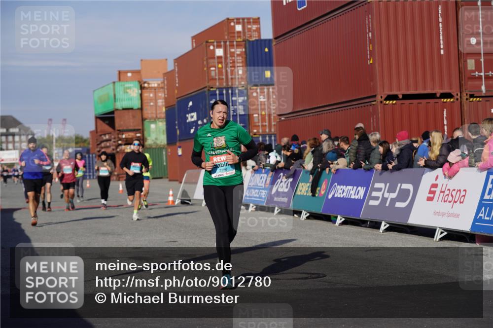 03.10.2025 - Köhlbrandbrückenlauf Michael Burmester http://msf.ph/oto/9012780 03.10.2025 10:13:11 Ziel 1181, 1191, 1227, 1260, 1388, 1621, 3186, 3601, 3798 meine-sportfotos.de