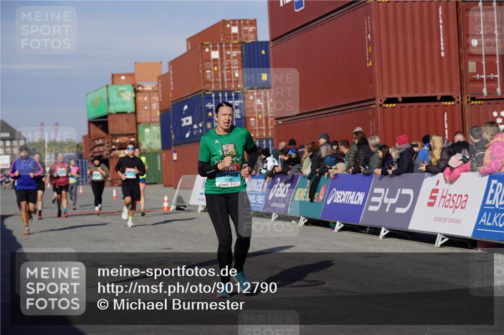 03.10.2025 - Köhlbrandbrückenlauf Michael Burmester http://msf.ph/oto/9012790 03.10.2025 10:13:11 Ziel 1181, 1191, 1227, 1260, 1388, 1621, 3186, 3601, 3798 meine-sportfotos.de