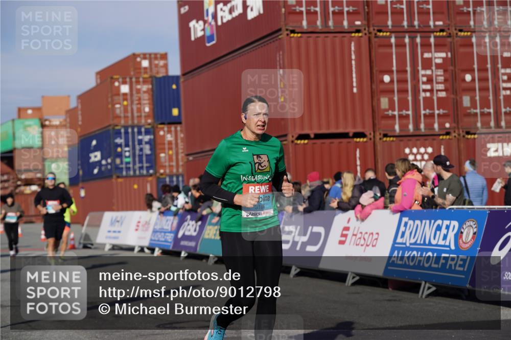 03.10.2025 - Köhlbrandbrückenlauf Michael Burmester http://msf.ph/oto/9012798 03.10.2025 10:13:12 Ziel 1181, 1191, 1227, 1260, 1388, 1621, 3186, 3601, 3798 meine-sportfotos.de