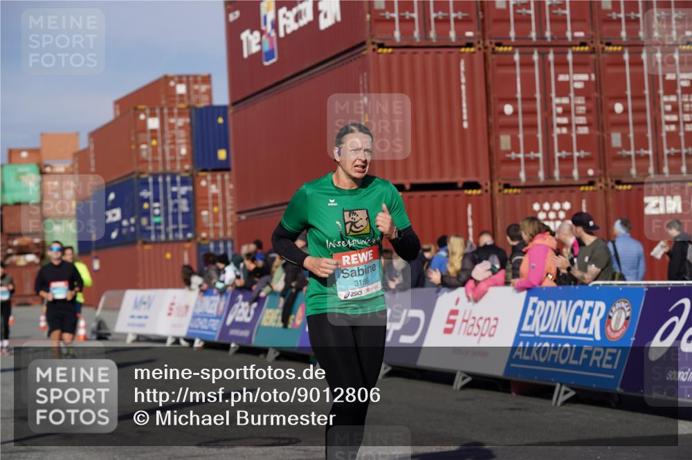 03.10.2025 - Köhlbrandbrückenlauf Michael Burmester http://msf.ph/oto/9012806 03.10.2025 10:13:12 Ziel 1181, 1191, 1227, 1260, 1388, 1621, 3186, 3601, 3798 meine-sportfotos.de