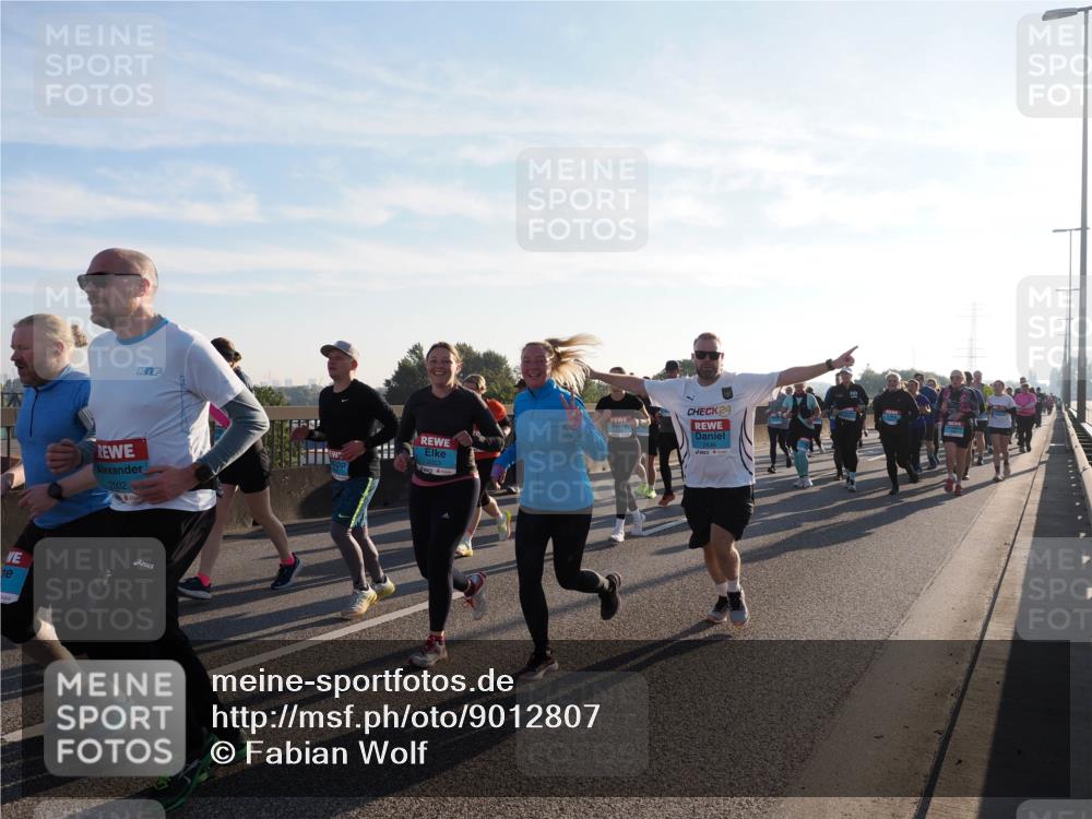 03.10.2025 - Köhlbrandbrückenlauf Fabian Wolf http://msf.ph/oto/9012807 03.10.2025 09:23:30 Position 3 2002, 24 meine-sportfotos.de
