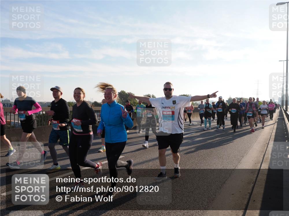 03.10.2025 - Köhlbrandbrückenlauf Fabian Wolf http://msf.ph/oto/9012820 03.10.2025 09:23:30 Position 3 2003, 24, 2836 meine-sportfotos.de