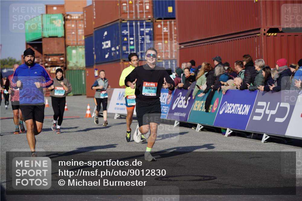 03.10.2025 - Köhlbrandbrückenlauf Michael Burmester http://msf.ph/oto/9012830 03.10.2025 10:13:14 Ziel 1181, 1191, 1227, 1260, 1611, 1621, 2209, 2687, 3186, 3601, 3798 meine-sportfotos.de