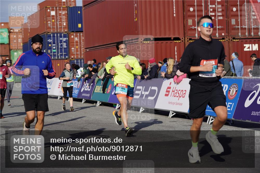 03.10.2025 - Köhlbrandbrückenlauf Michael Burmester http://msf.ph/oto/9012871 03.10.2025 10:13:16 Ziel 1181, 1191, 1227, 1260, 1611, 1621, 2209, 2687, 3186, 3473, 3601 meine-sportfotos.de