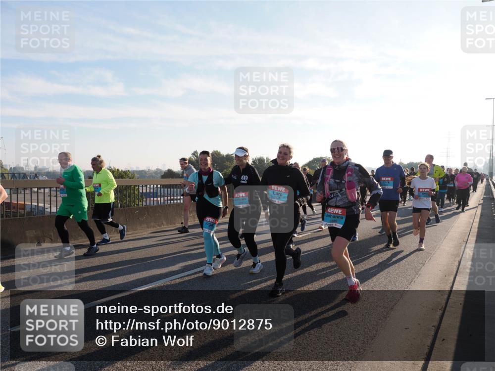 03.10.2025 - Köhlbrandbrückenlauf Fabian Wolf http://msf.ph/oto/9012875 03.10.2025 09:23:33 Position 3 3324, 3322 meine-sportfotos.de