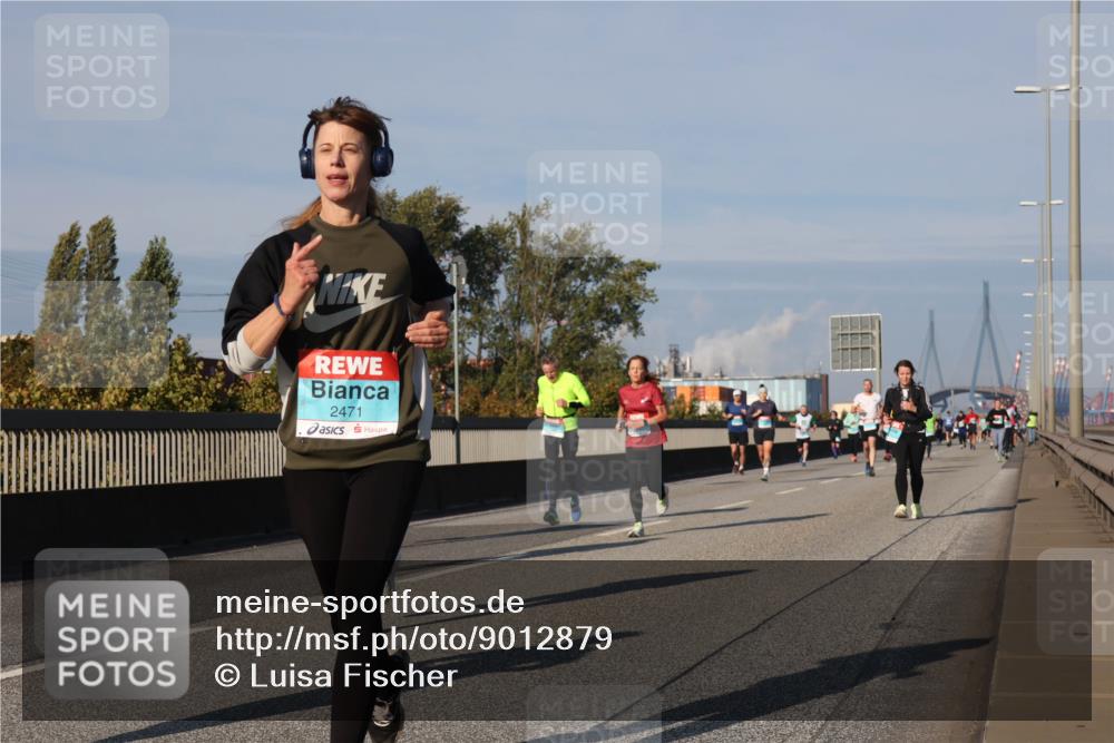 03.10.2025 - Köhlbrandbrückenlauf Luisa Fischer http://msf.ph/oto/9012879 03.10.2025 10:56:08 Position 3 2471 meine-sportfotos.de