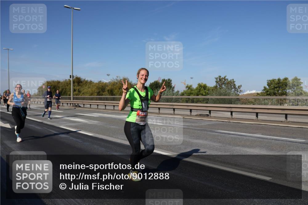 03.10.2025 - Köhlbrandbrückenlauf Julia Fischer http://msf.ph/oto/9012888 03.10.2025 13:04:26 Position 3 4846 meine-sportfotos.de