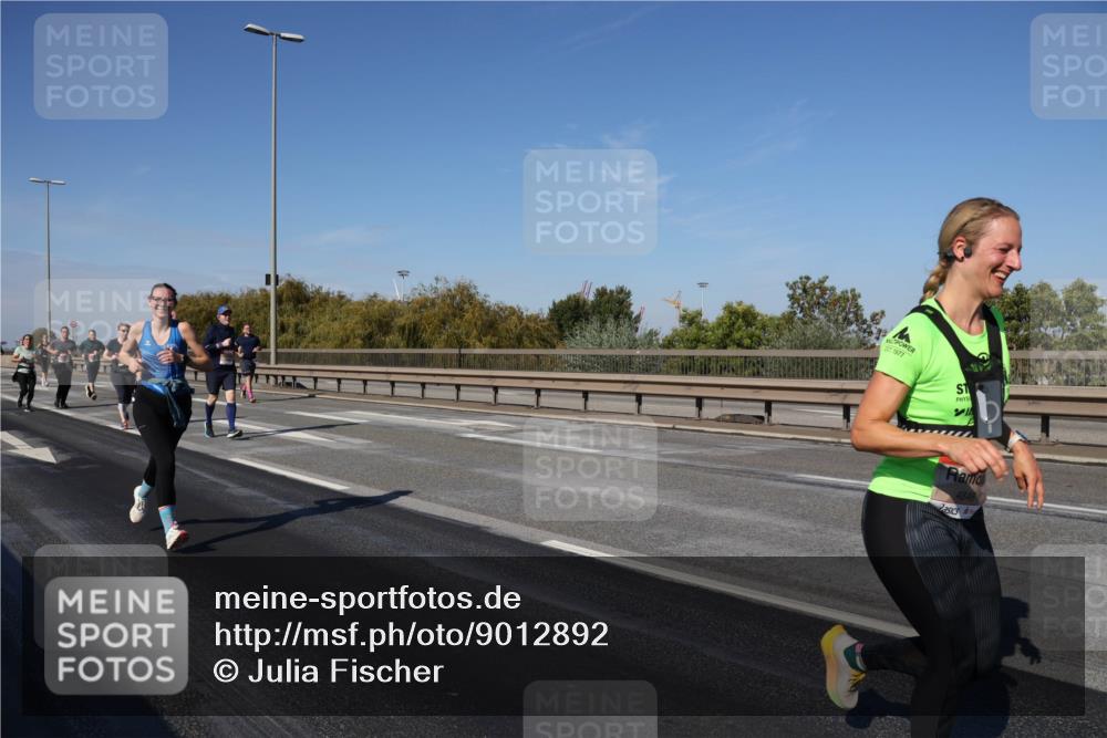 03.10.2025 - Köhlbrandbrückenlauf Julia Fischer http://msf.ph/oto/9012892 03.10.2025 13:04:26 Position 3 1977, 4846 meine-sportfotos.de