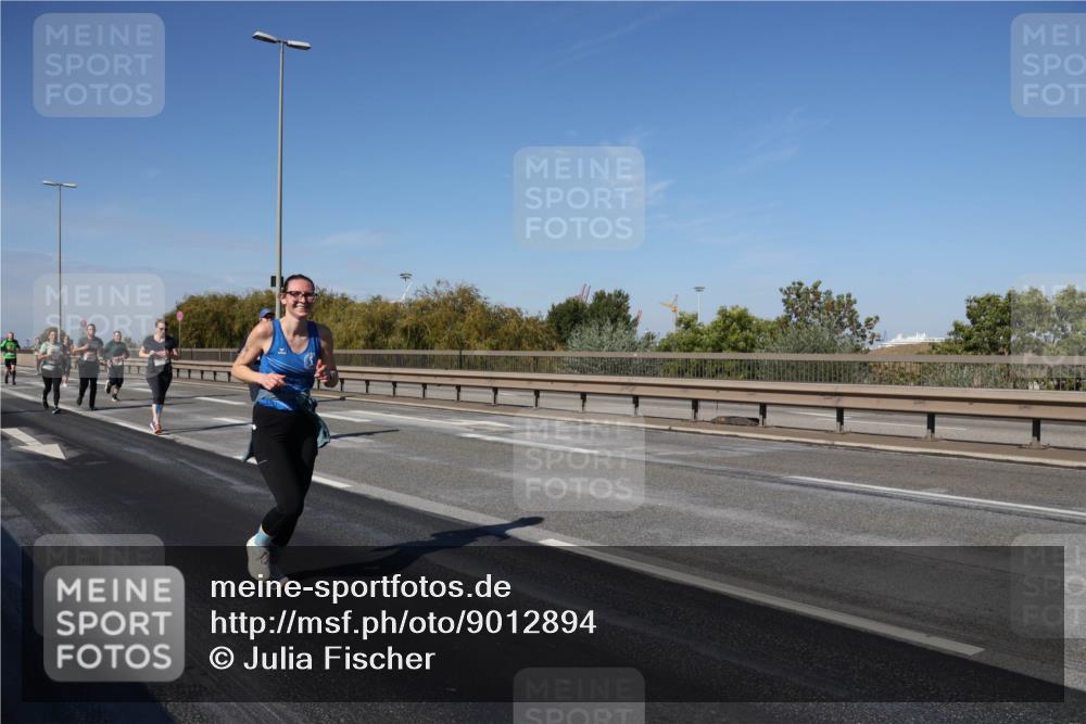 03.10.2025 - Köhlbrandbrückenlauf Julia Fischer http://msf.ph/oto/9012894 03.10.2025 13:04:27 Position 3  meine-sportfotos.de
